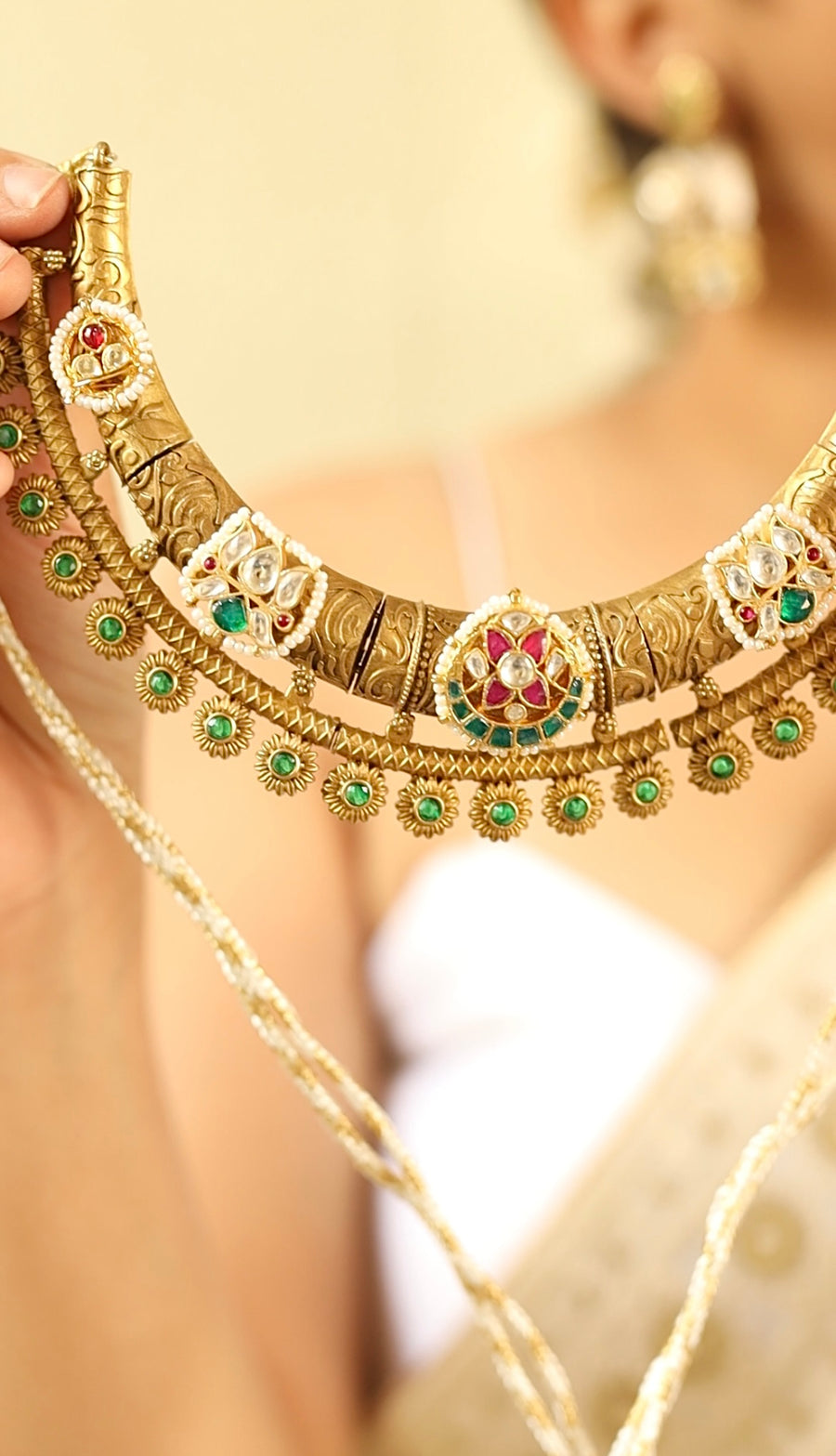 Nazneen Kundan Necklace Set