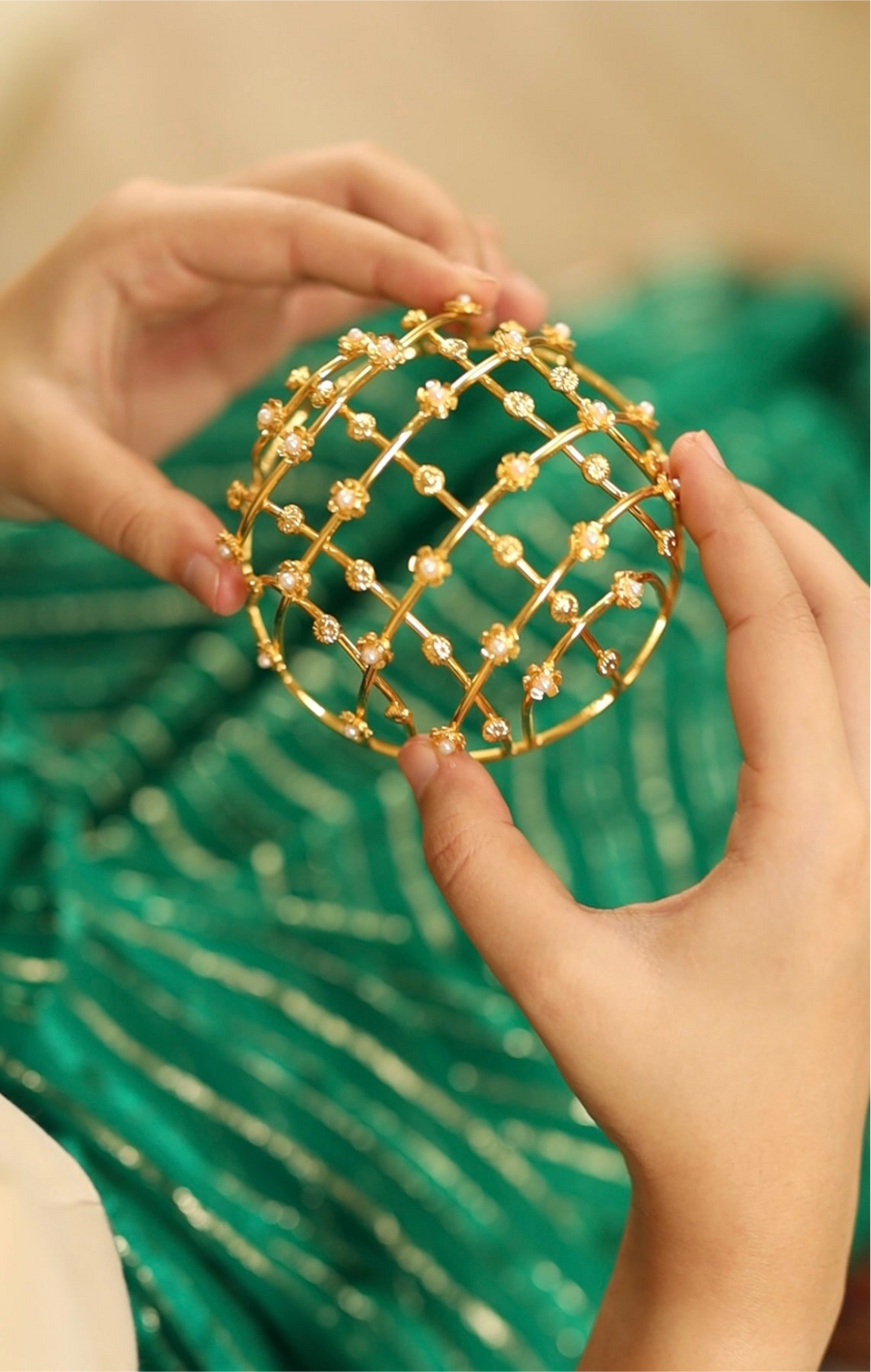 Pearl Cascade Bun Cage